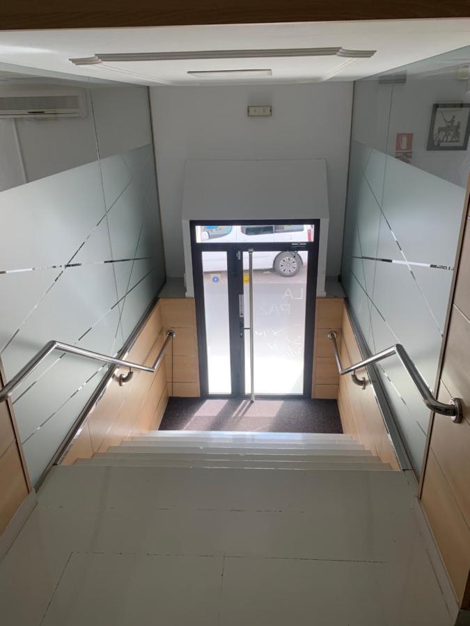 אוסה דה מונטיאל Hostal La Paz מראה חיצוני תמונה